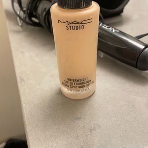Mac studio foundation spf 30